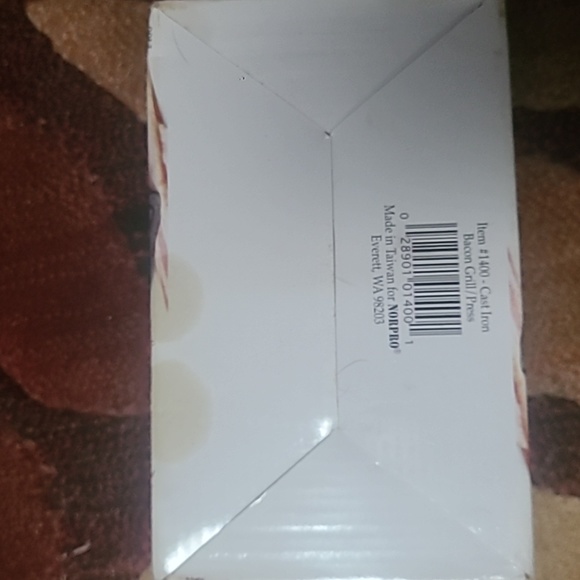 Cast Iron Pig Bacon Press With Wooden Handle - Picture 2 of 5